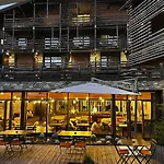 M De Hotel 5*