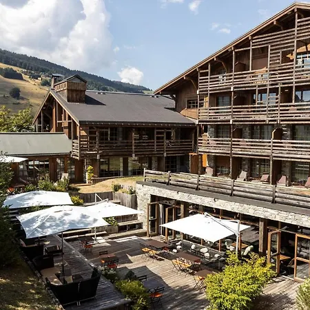 M De Hotel