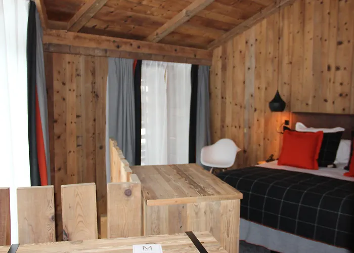 M De Hotel 5*
