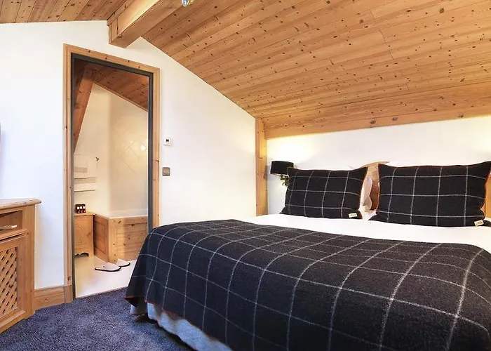 M De Hotel 5*